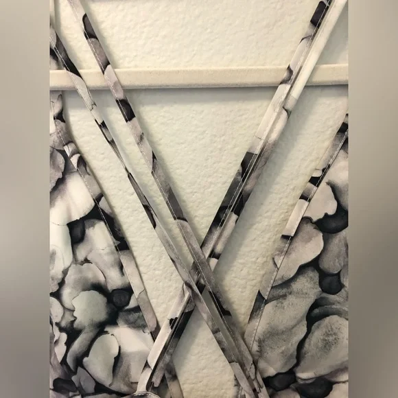 Deep Plunge Dress - Picture 10 of 11